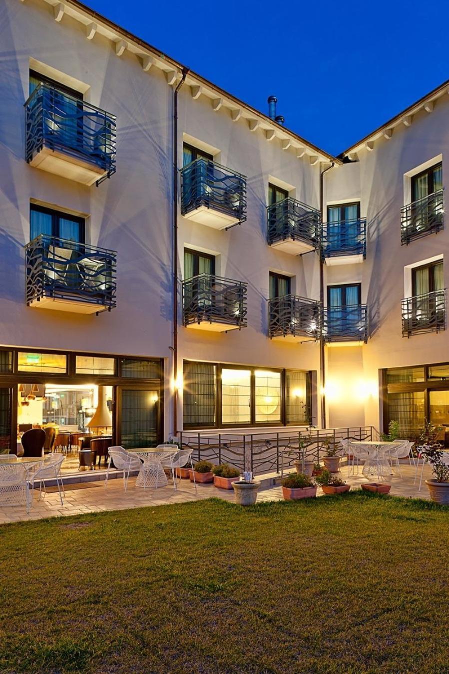 Kalavrita Canyon Hotel & Spa ภายนอก รูปภาพ