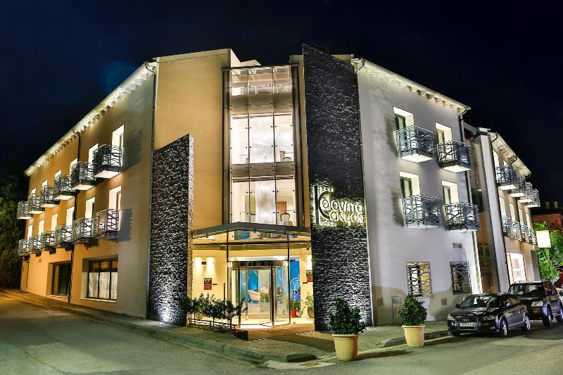 Kalavrita Canyon Hotel & Spa ภายนอก รูปภาพ
